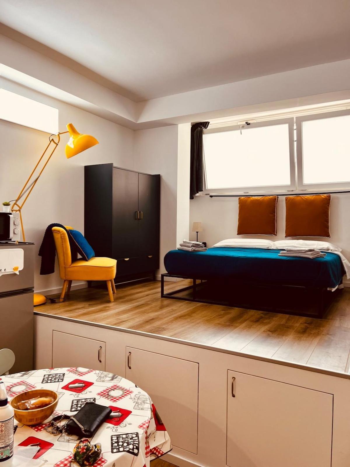 Apartment Casa Lella Your In Mailand